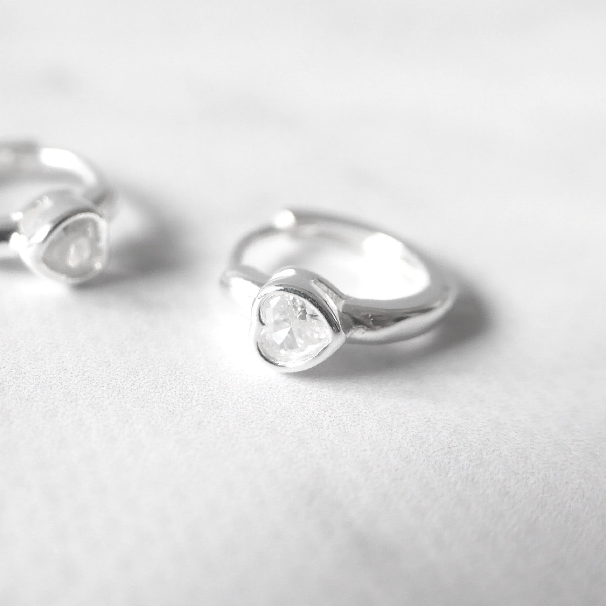 【SE240602】Sterling Silver Huggie Earrings