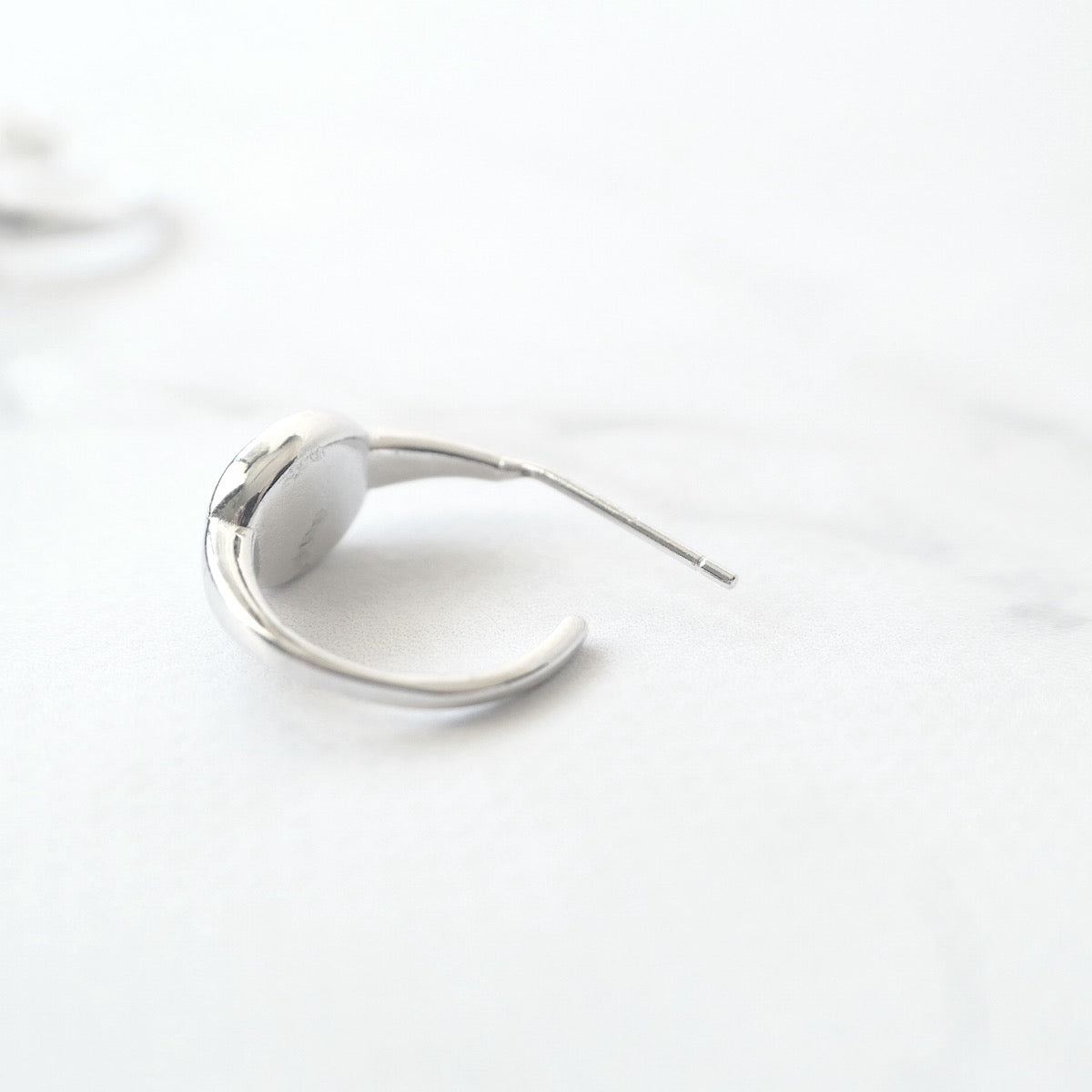 【SE250206】Sterling Silver Opal Hoop Earrings