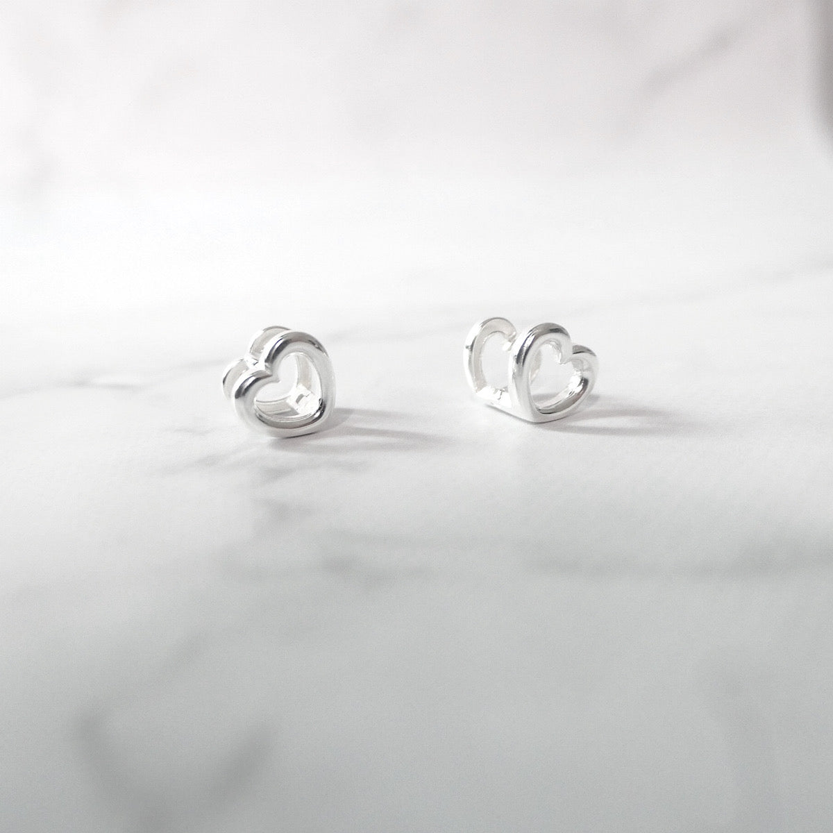 【SE240206】Sterling Silver Huggie Earrings