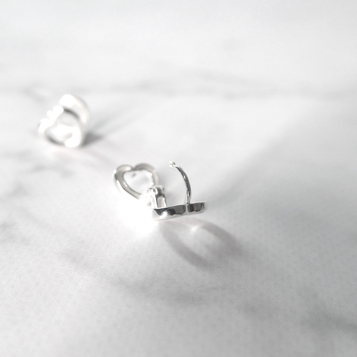 【SE240206】Sterling Silver Huggie Earrings