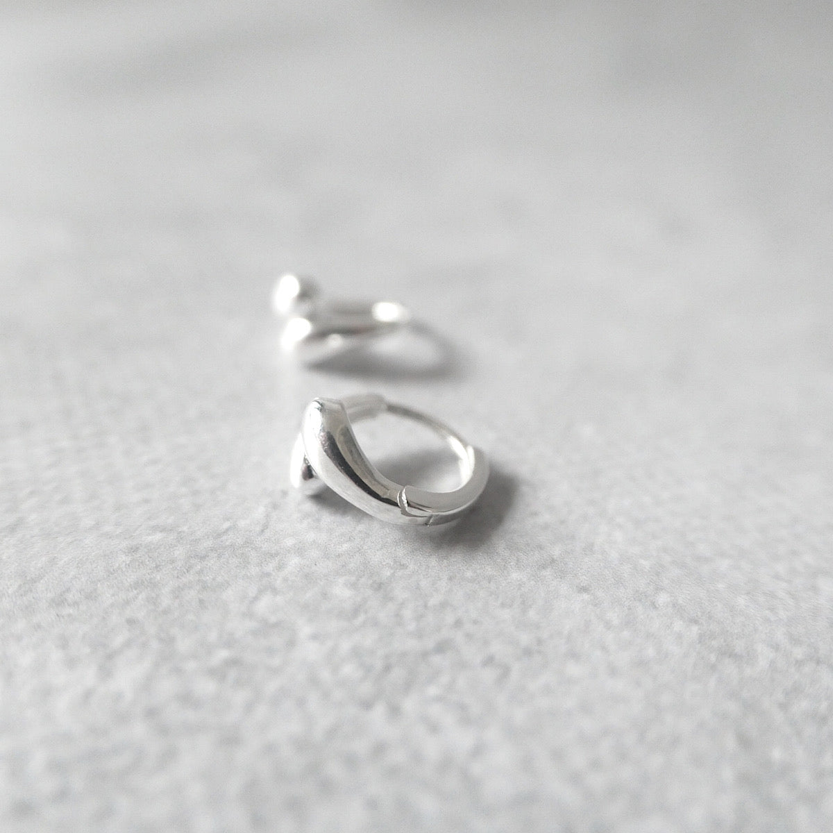 【SE240812】Sterling Silver Huggie Earrings