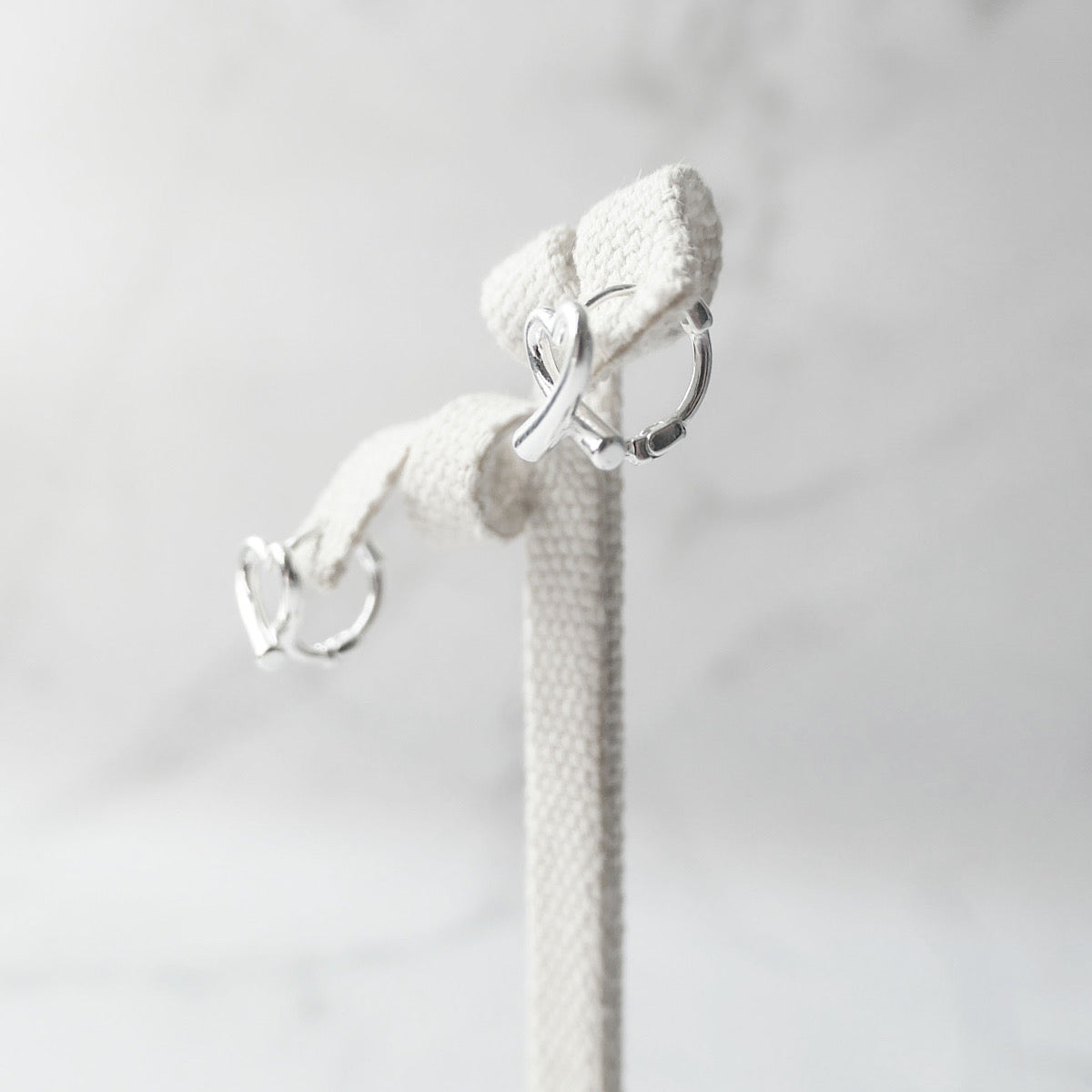 【SE240216】Sterling Silver Huggie Earrings