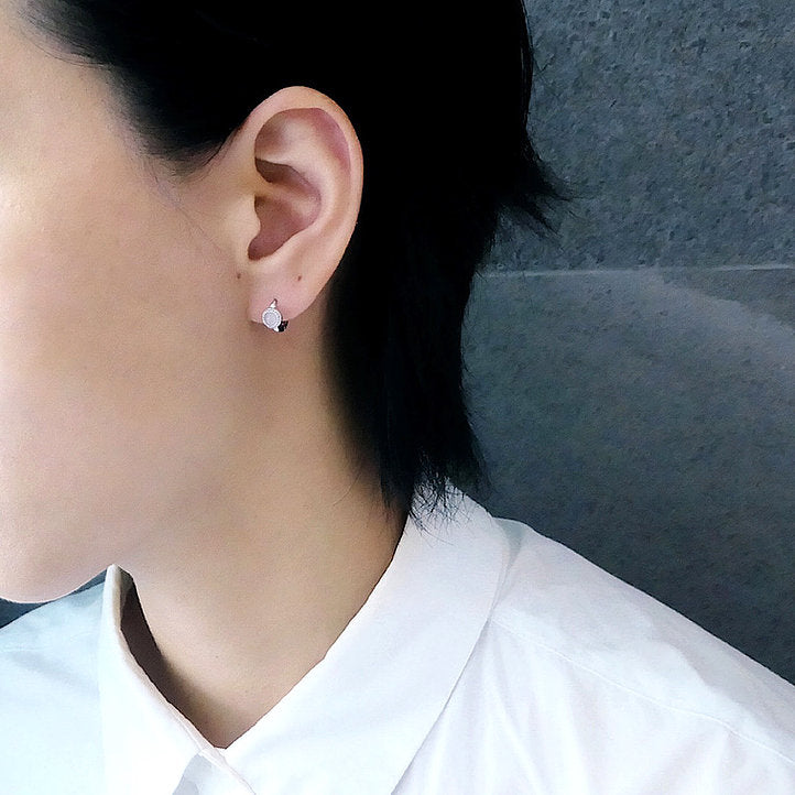 【Semi Precious Stone】Opal and Onyx Huggie Earrings Set of 2