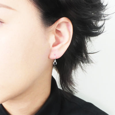 【SE250105】Sterling Silver Black Garnet Dangle Earrings