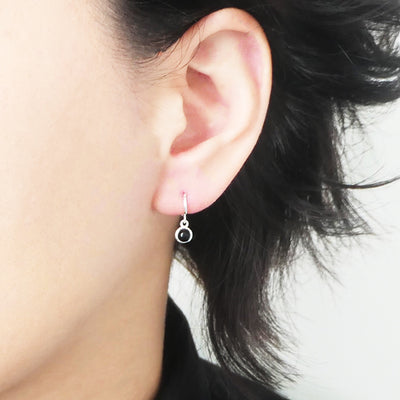 【SE250105】Sterling Silver Black Garnet Dangle Earrings