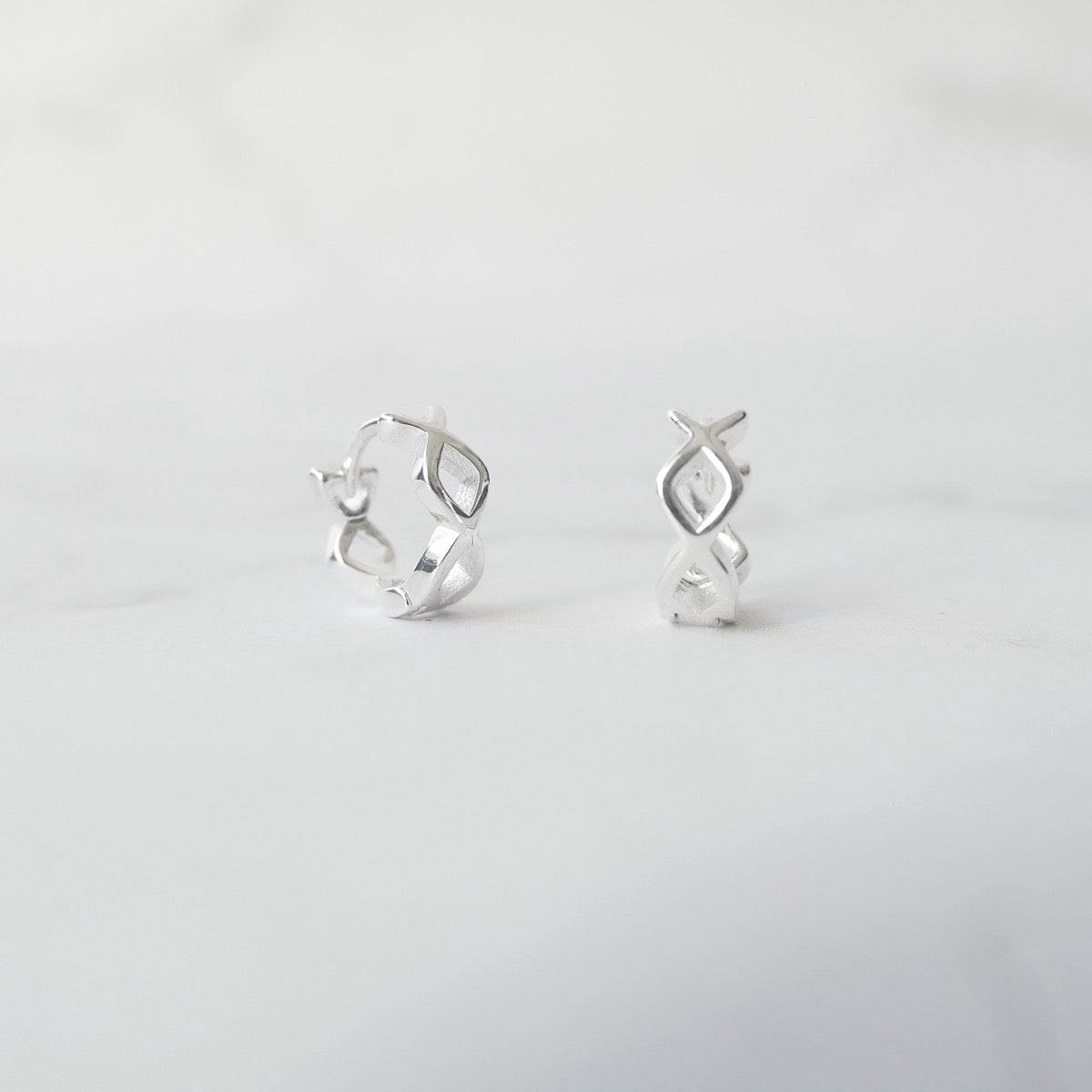 【SE240811】Sterling Silver Huggie Earrings