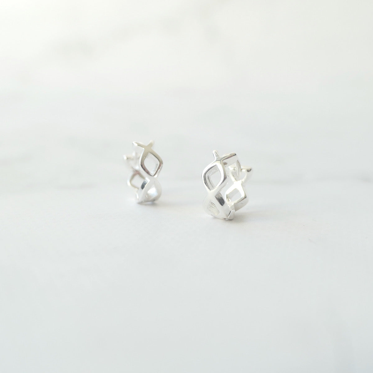 【SE240811】Sterling Silver Huggie Earrings