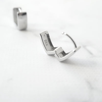 【SE230207】Sterling Silver Huggie Earrings
