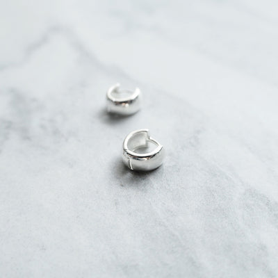 【SE230903】Sterling Silver Huggie Earrings