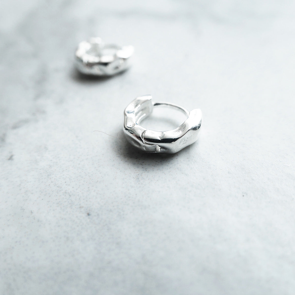 【SE230902】Sterling Silver Huggie Earrings