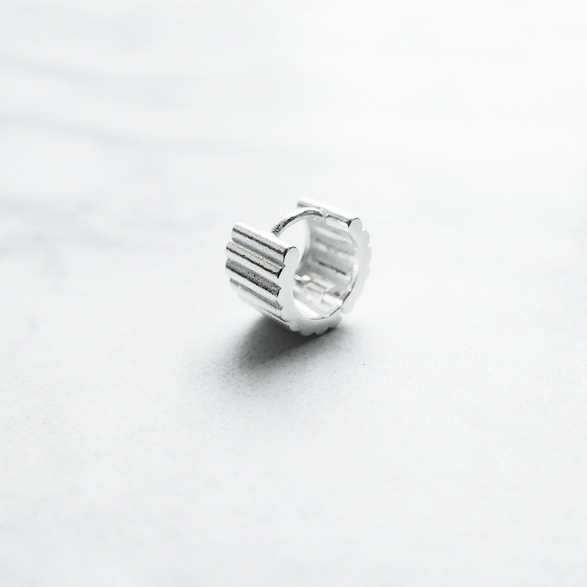 【SE230901】Sterling Silver Huggie Earrings