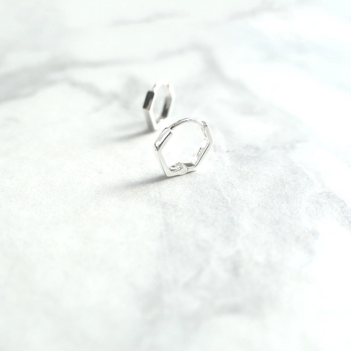 【SE231007】Sterling Silver Huggie Earrings