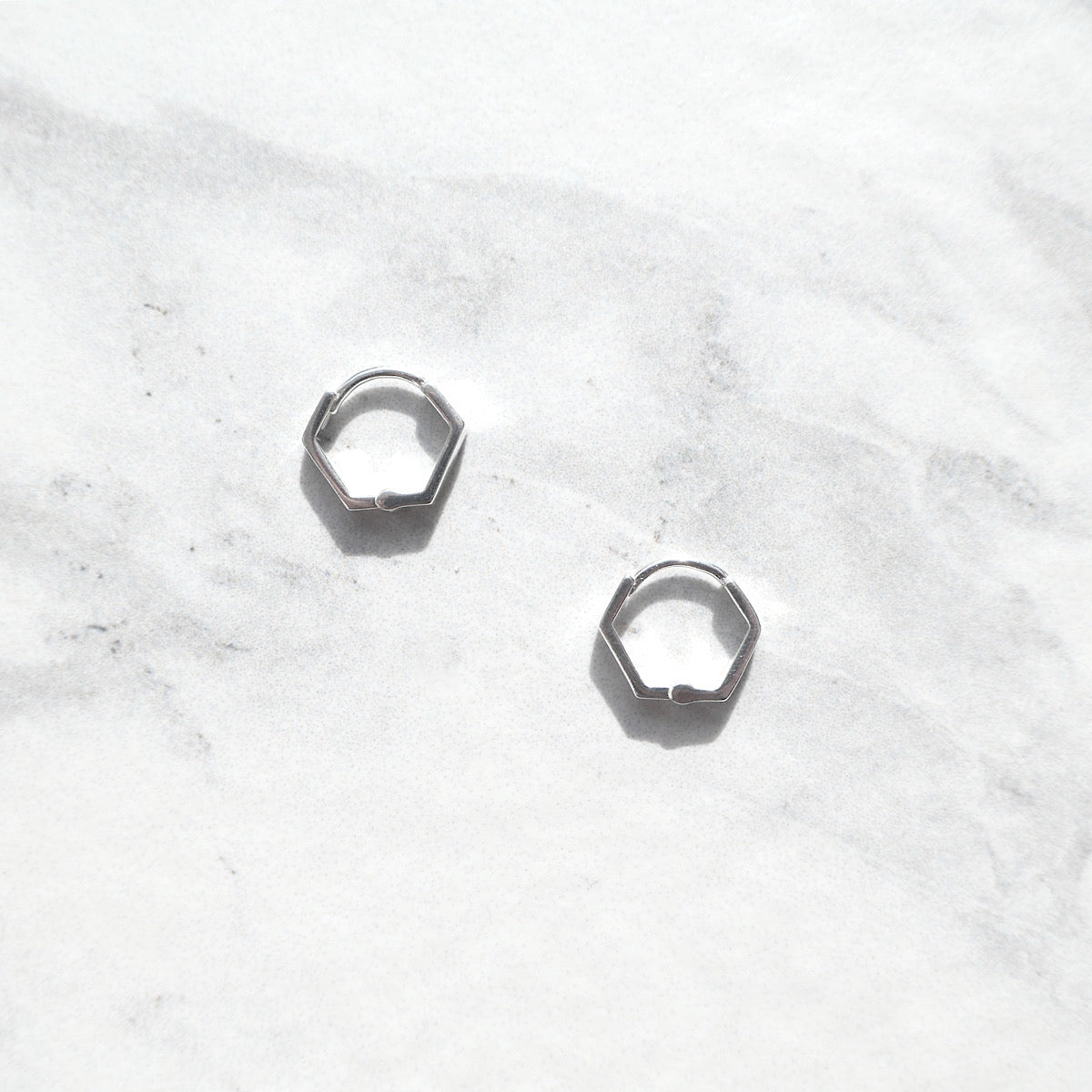 【SE231007】Sterling Silver Huggie Earrings