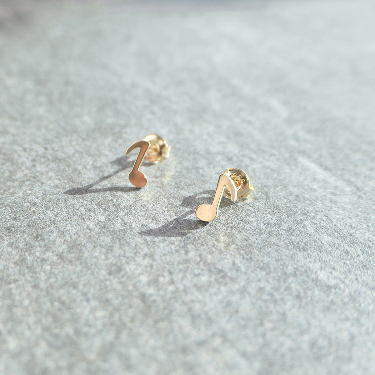 【GE231001】14K Gold Stud Earrings 