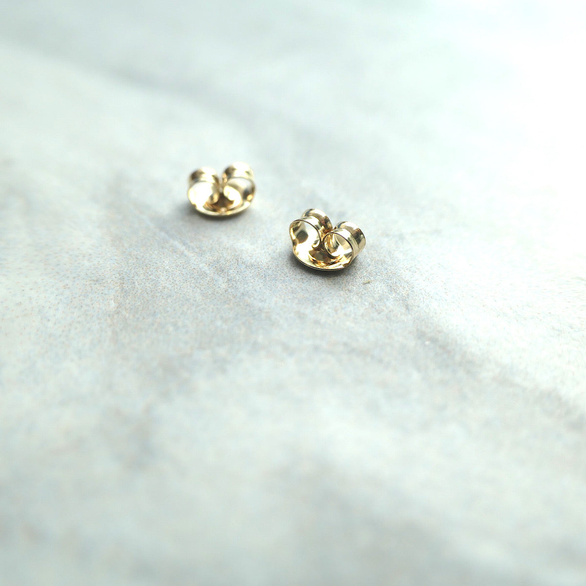 【GE230901】14K Gold Stud Earrings 