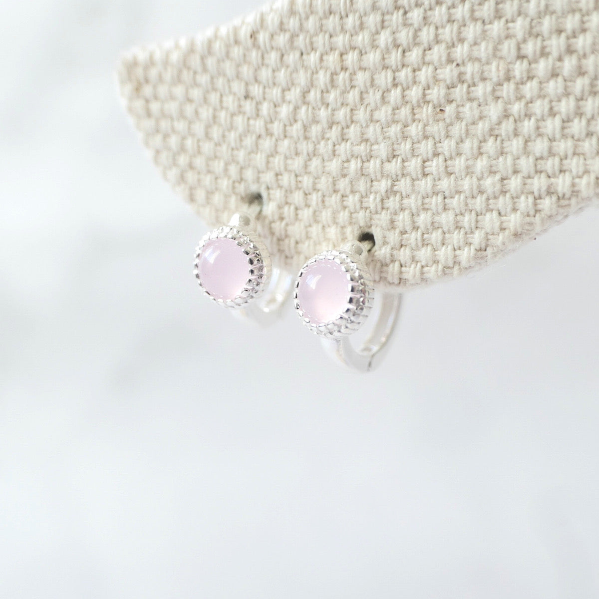 【Semi Precious Stone】Opal and Onyx Huggie Earrings Set of 2