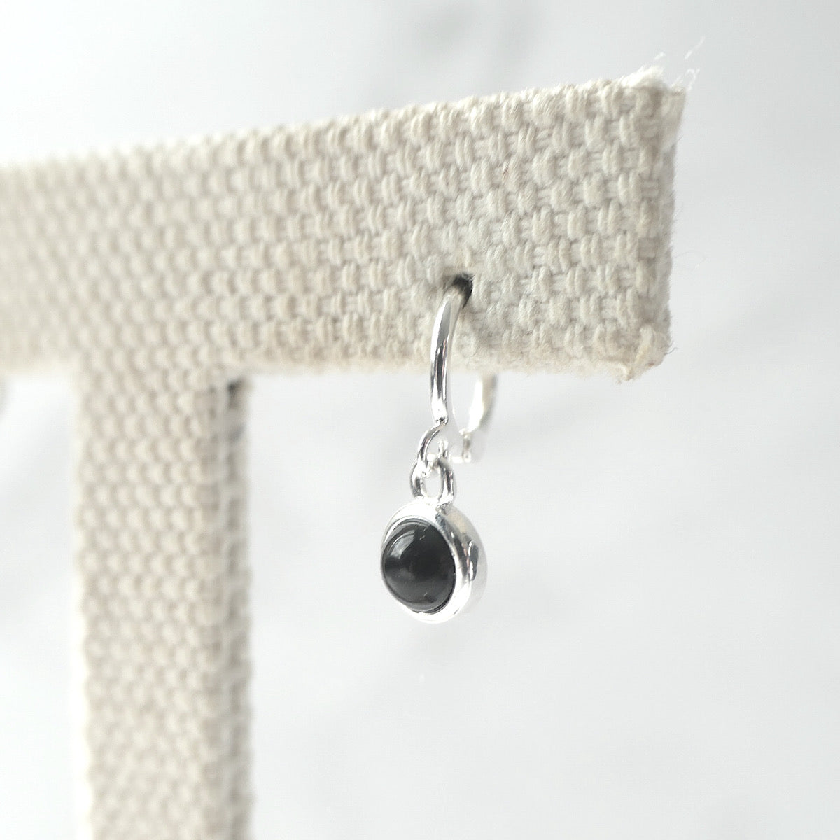 【SE250105】Sterling Silver Black Garnet Dangle Earrings