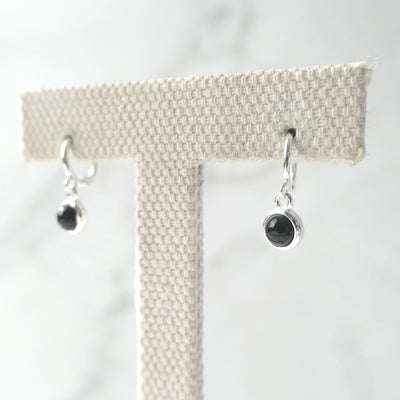 【SE250105】Sterling Silver Black Garnet Dangle Earrings