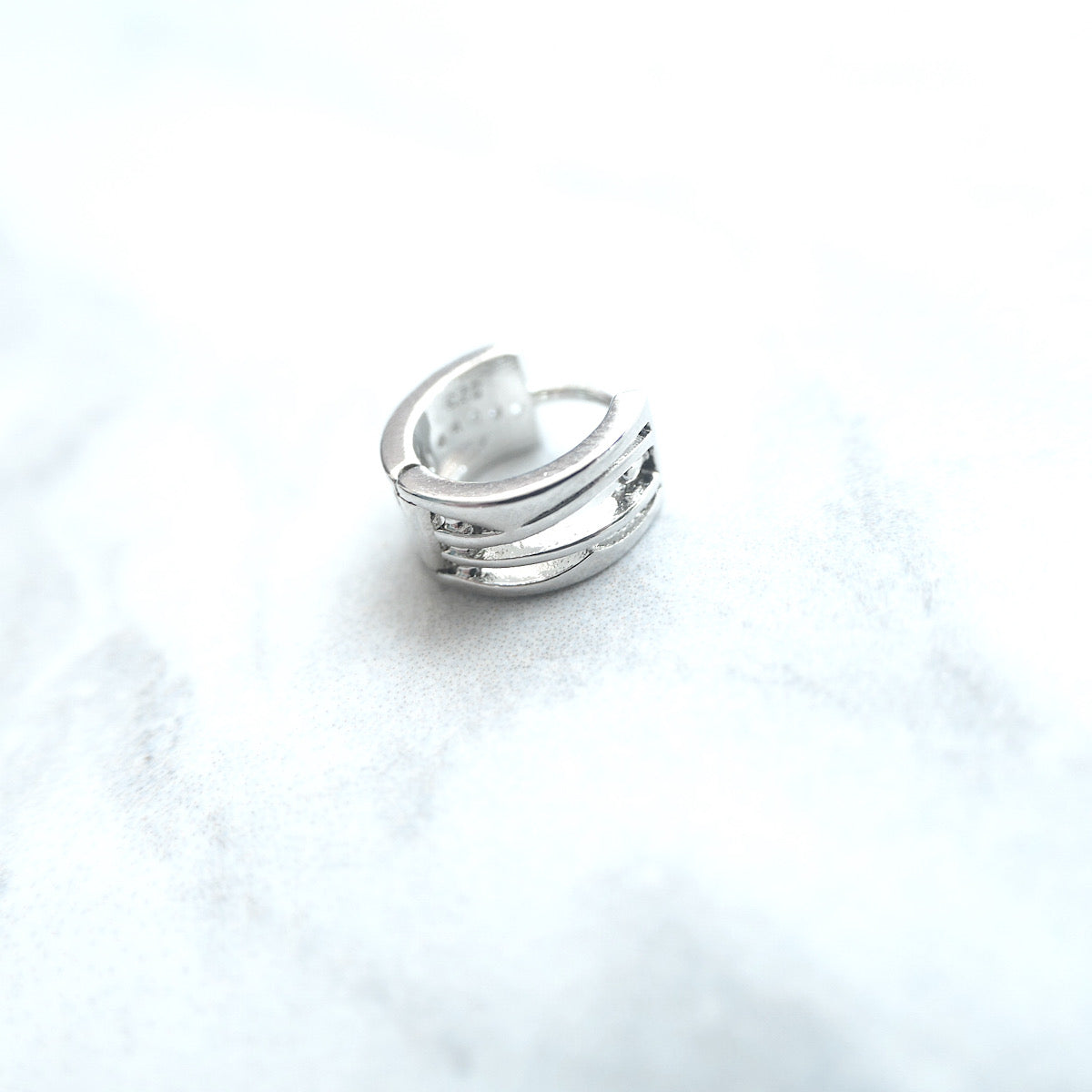 【SE230501】Sterling Silver Huggie Earrings
