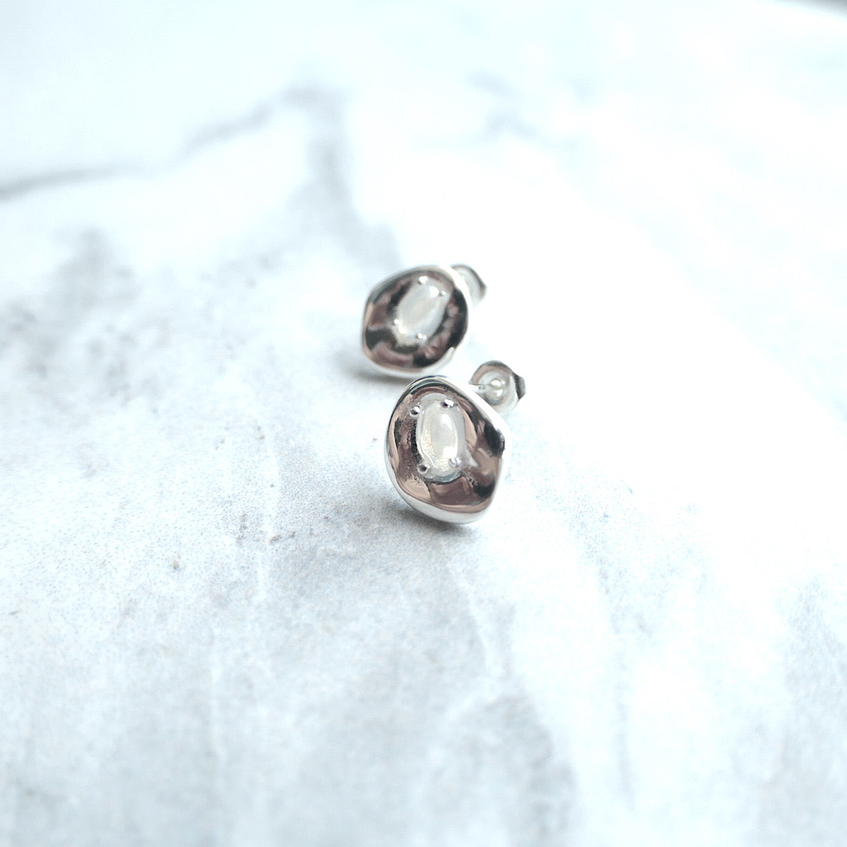 【SE230601】Sterling Silver Opal Stud Earrings
