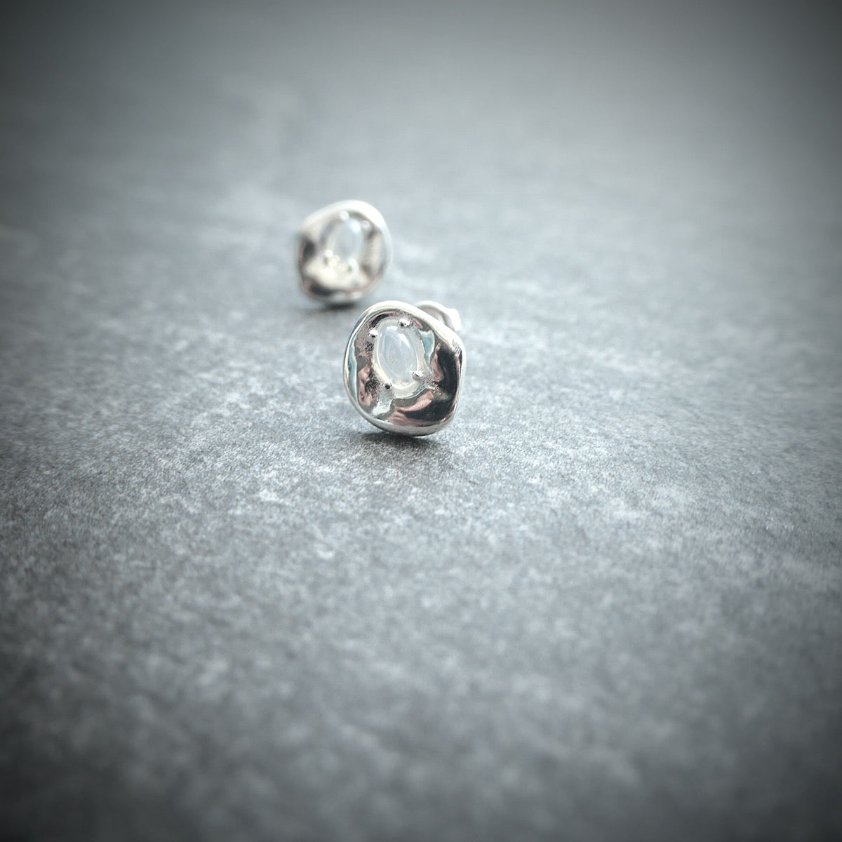 【SE230601】Sterling Silver Opal Stud Earrings
