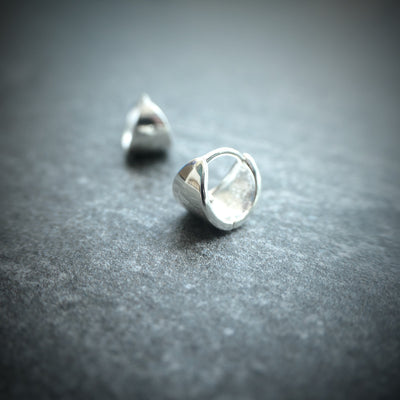 【SE230604】Sterling Silver Huggie Earrings
