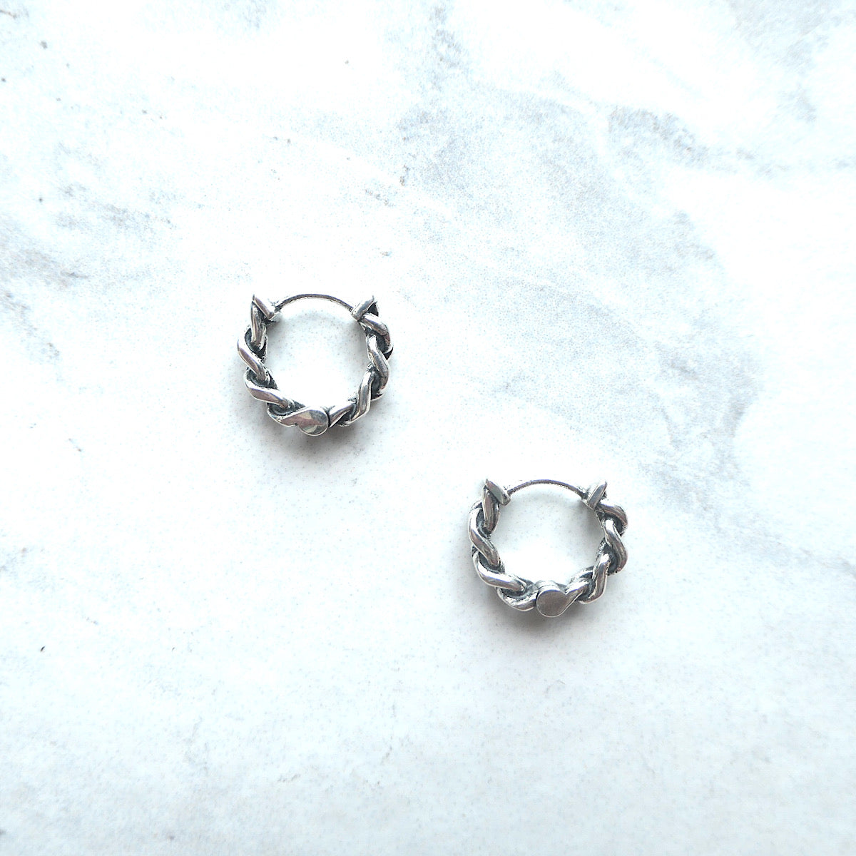 【SE230611】Sterling Silver Huggie Earrings
