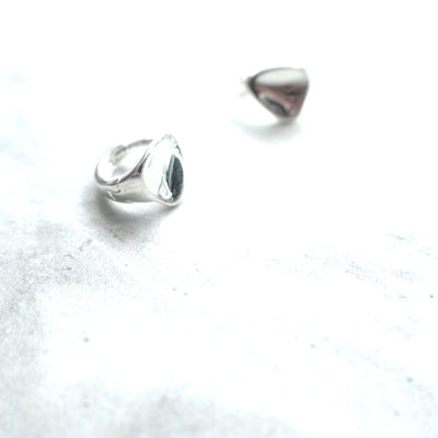 【SE230708】Sterling Silver Huggie Earrings
