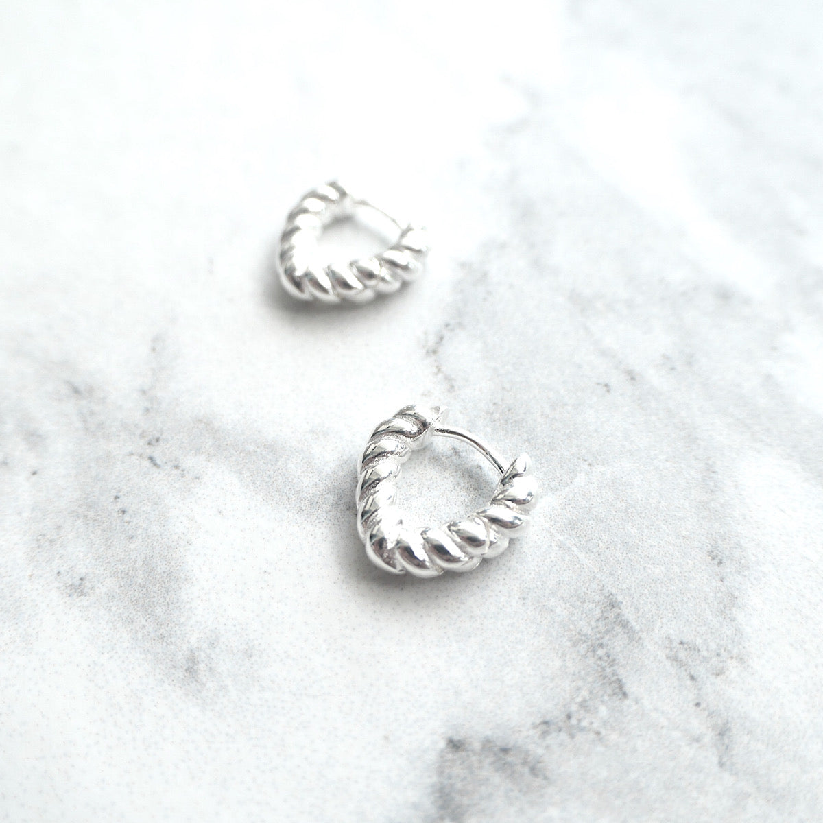 【SE230705】Sterling Silver Huggie Earrings
