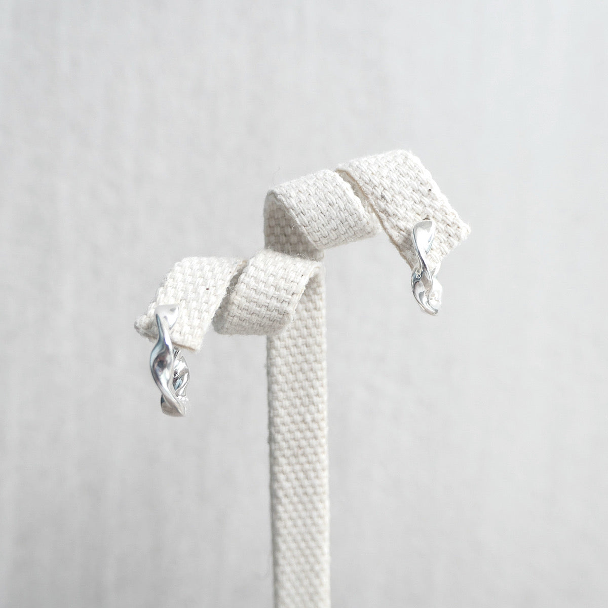 【SE230702】Sterling Silver Hoop Earrings
