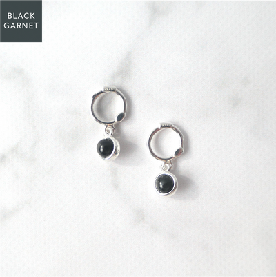 【SE250105】Sterling Silver Black Garnet Dangle Earrings