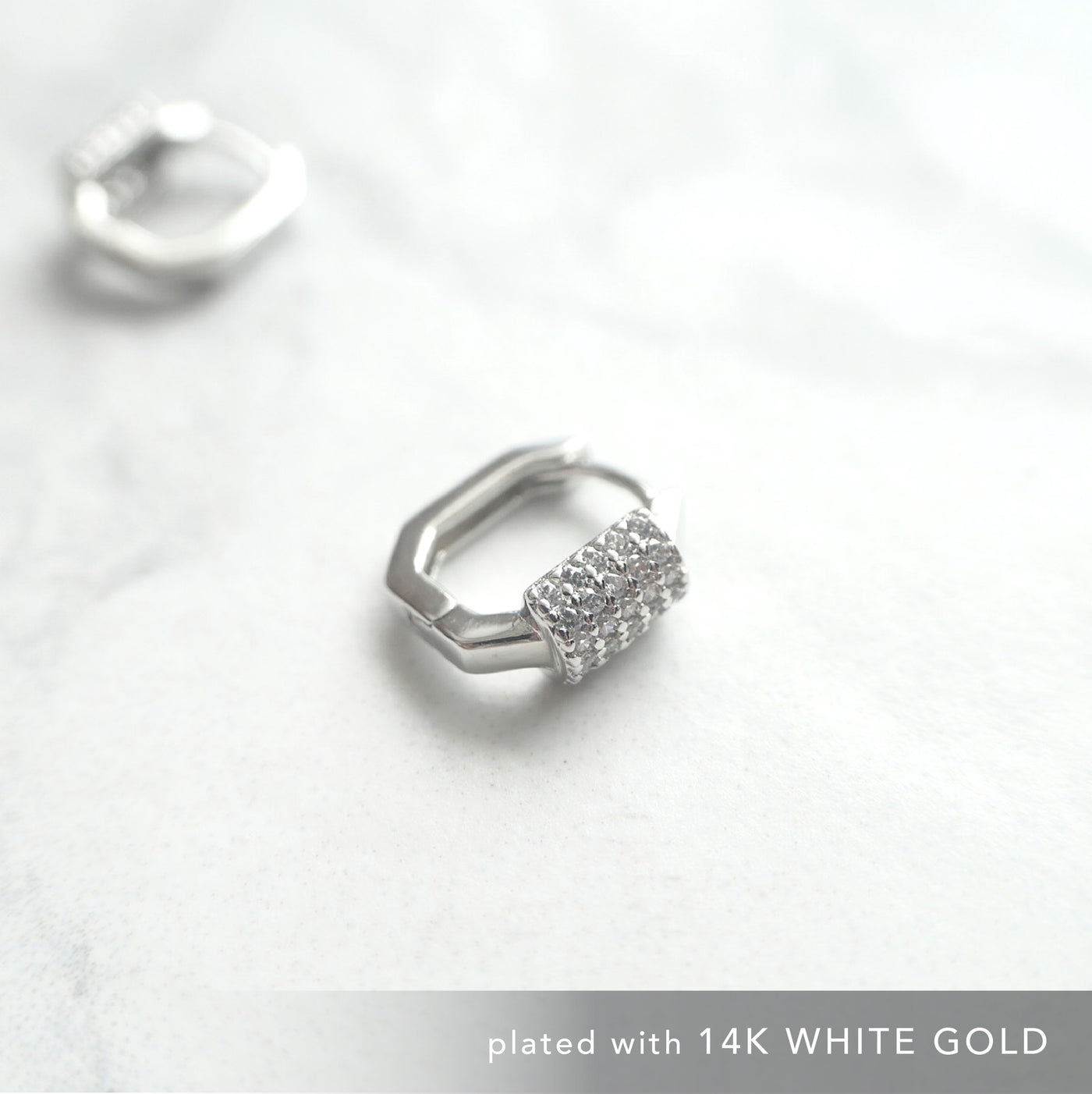 【SE230208】Sterling Silver Huggie Earrings
