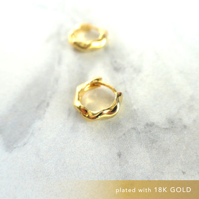 【GE220502】Gold Vermeil Huggie Earrings
