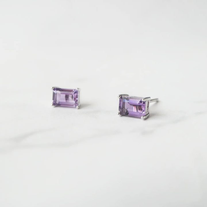 アメジスト 多面カット レクタングル スタッドピアス（シルバー925
