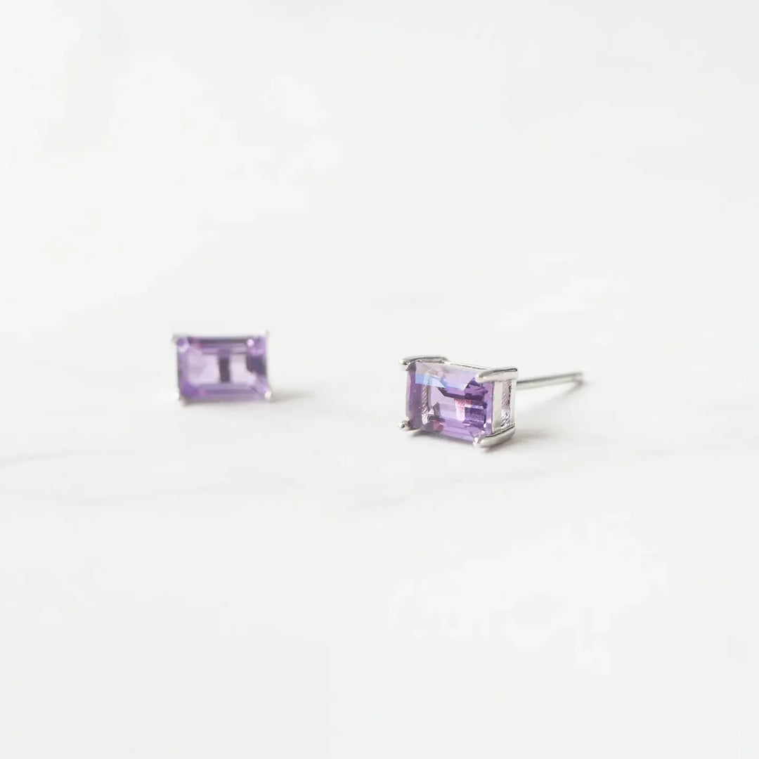アメジスト 多面カット レクタングル スタッドピアス（シルバー925