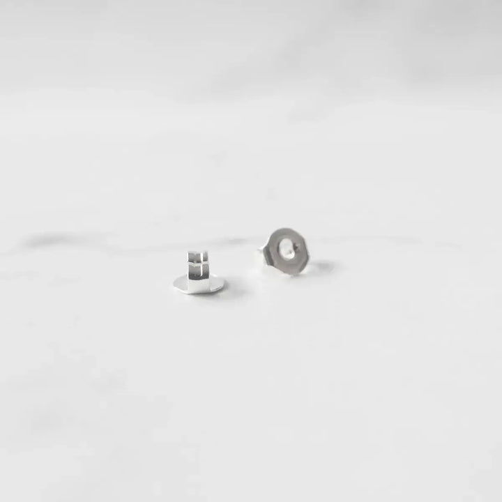 アシンメトリースター スタッドピアス（シルバー925）| SMUK公式通販