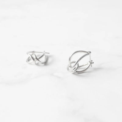 クロスライン フープピアス（シルバー925・14Kホワイトゴールドプレーティング）、鏡面仕上げ、金属アレルギー対応