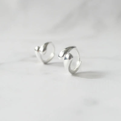 ダブルサークル ドロップ ハギーピアス（シルバー925）、金属アレルギー対応