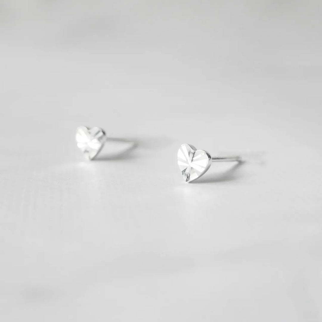 ハートカット スタッドピアス（シルバー925） | SMUK公式通販