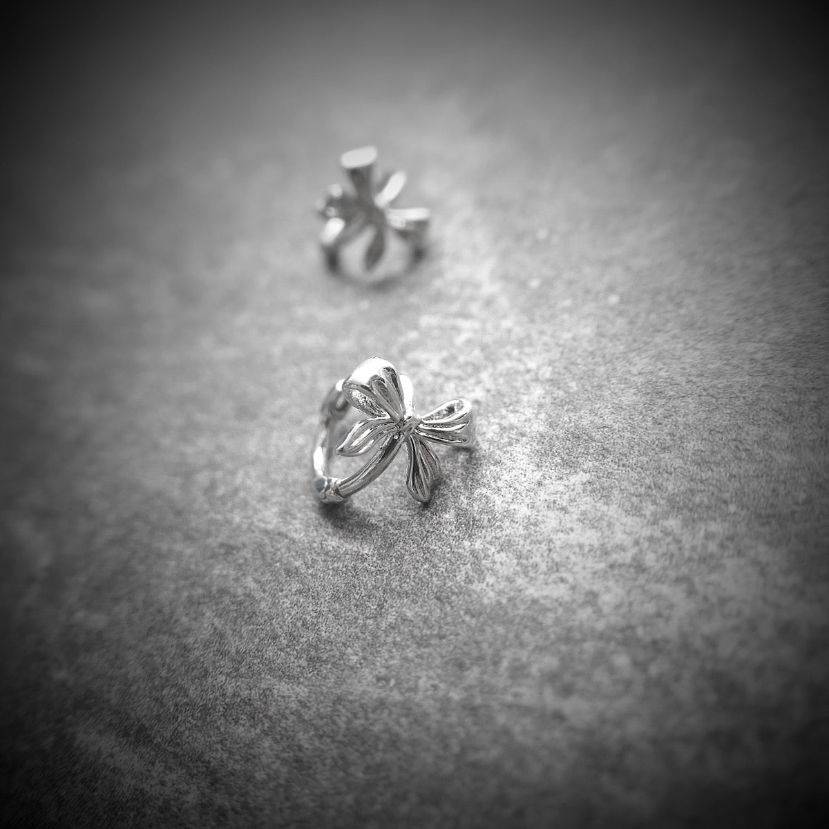 【SE230403】Sterling Silver Huggie Earrings
