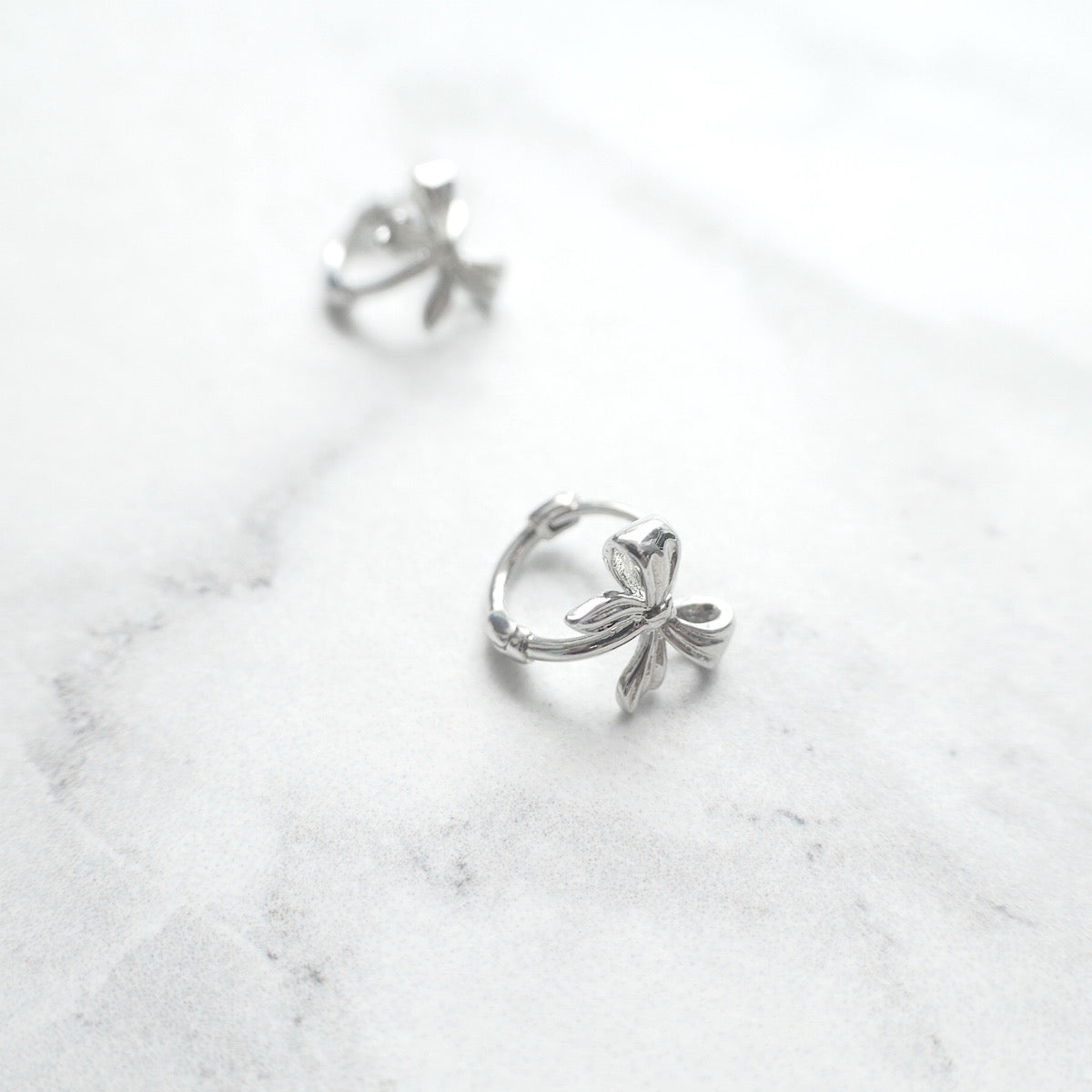 【SE230403】Sterling Silver Huggie Earrings
