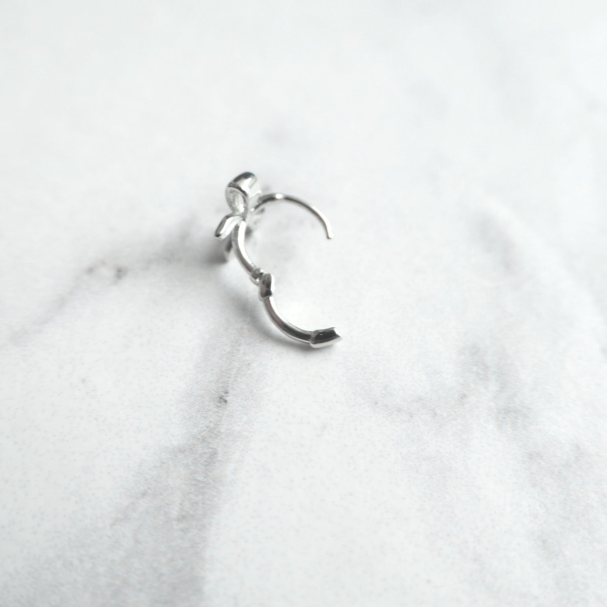 【SE230403】Sterling Silver Huggie Earrings
