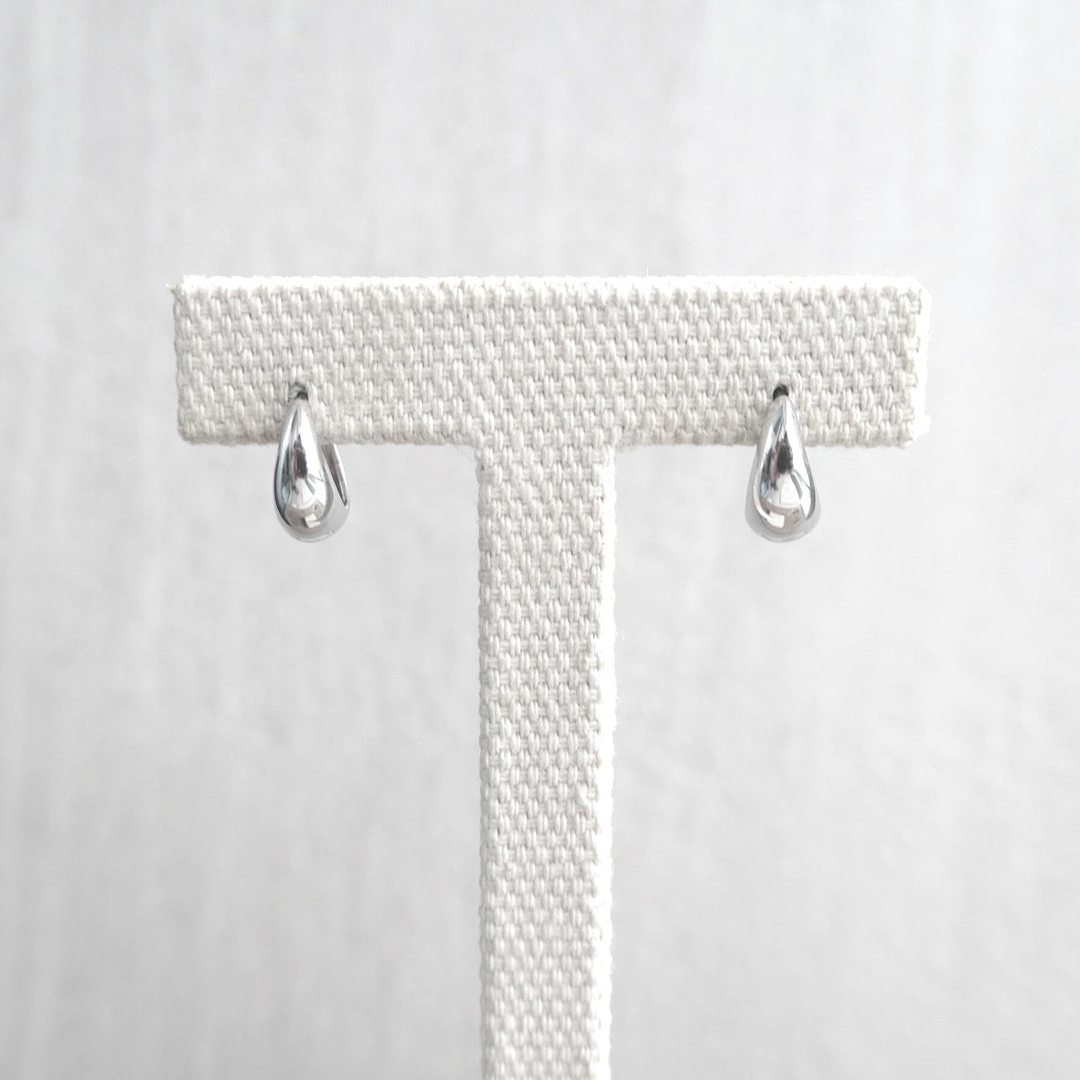 【SE230406】Sterling Silver Huggie Earrings
