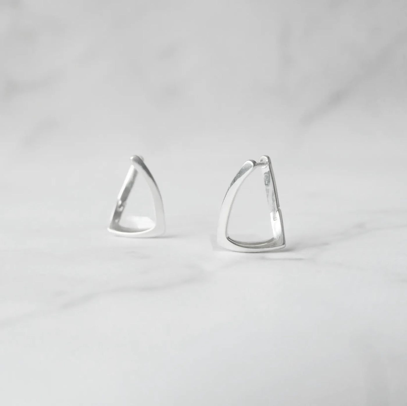 シンプルライン フープピアス、シルバー925、金属アレルギー対応