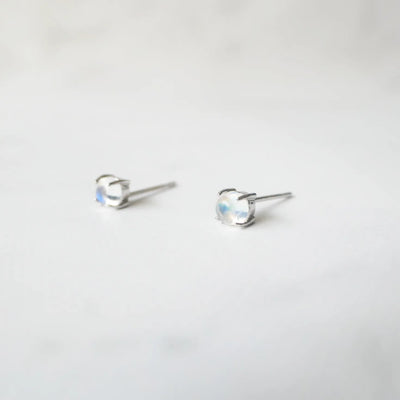 ムーンストーン スタッドピアス（シルバー925／ロジウムプレーティング）