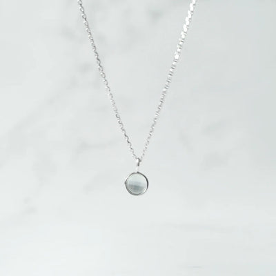 柔らかな光沢のマザーオブパールネックレス（シルバー925／ロジウムプレーティング）／金属アレルギー対応