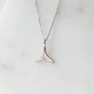 マザーオブパール クジラテール ネックレス（シルバー925／ロジウムプレーティング）