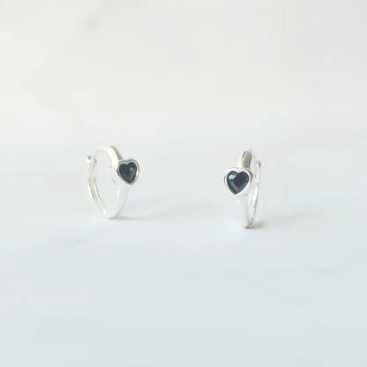オニキス ハートハギーピアス（シルバー925）| SMUK公式通販