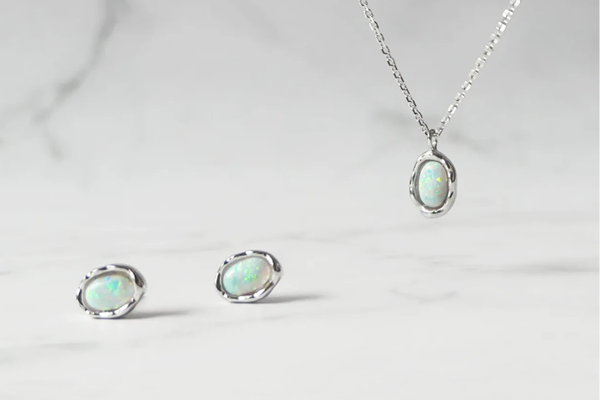 オパール ネックレス & ピアス 2点セット（シルバー925／ロジウム 