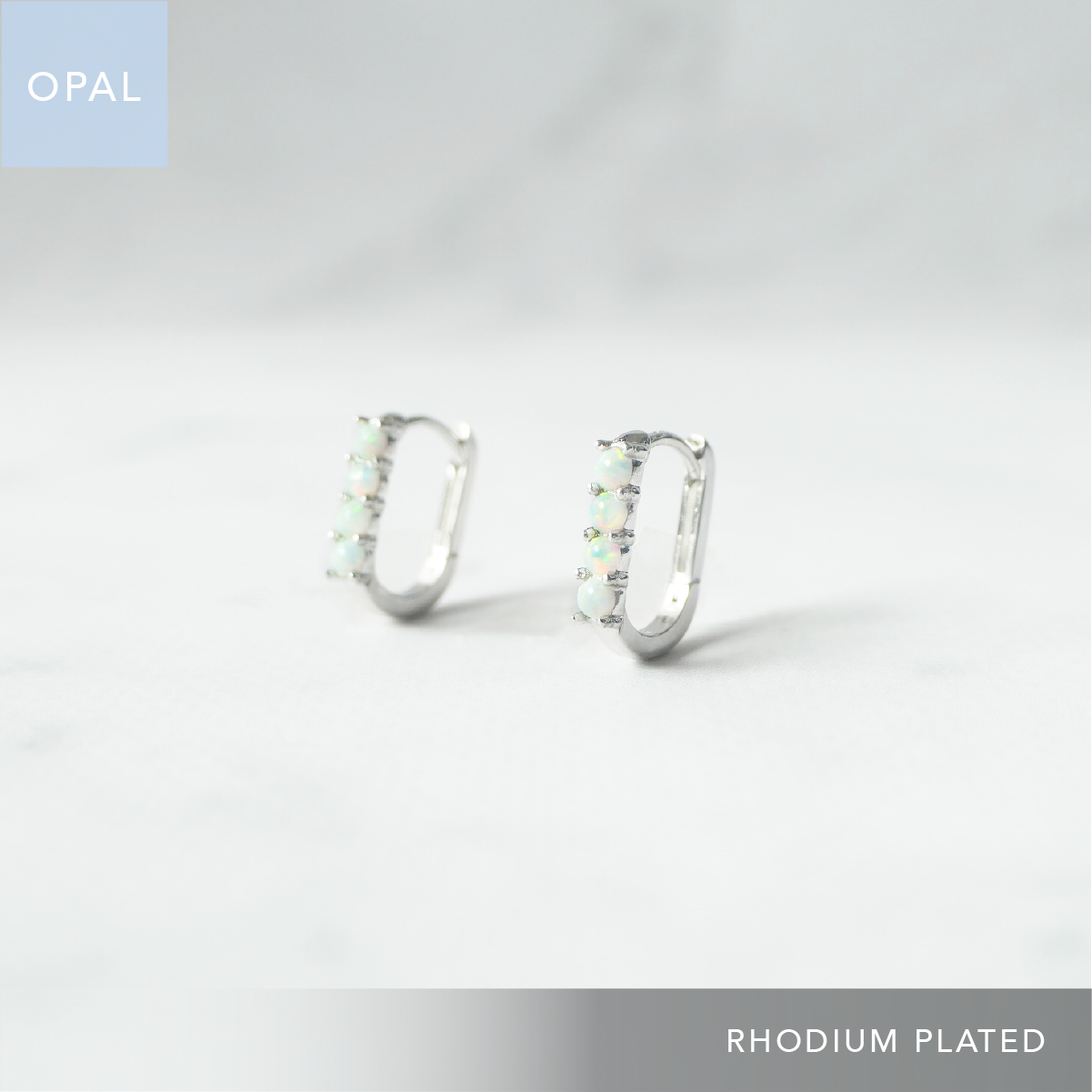 オパール付きカーブハギーピアス、シルバー925・ロジウムメッキ、金属アレルギー対応